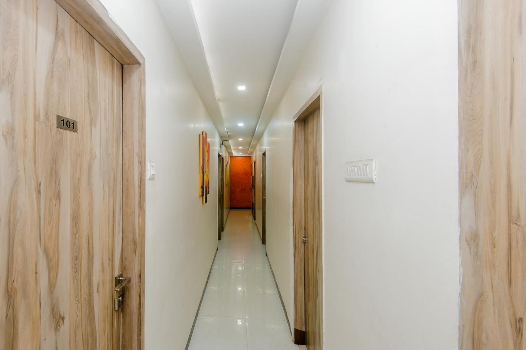 Hotel O Blue Pearl Residency Near Chhatrapati Shivaji International Airport Bombaim Exterior foto